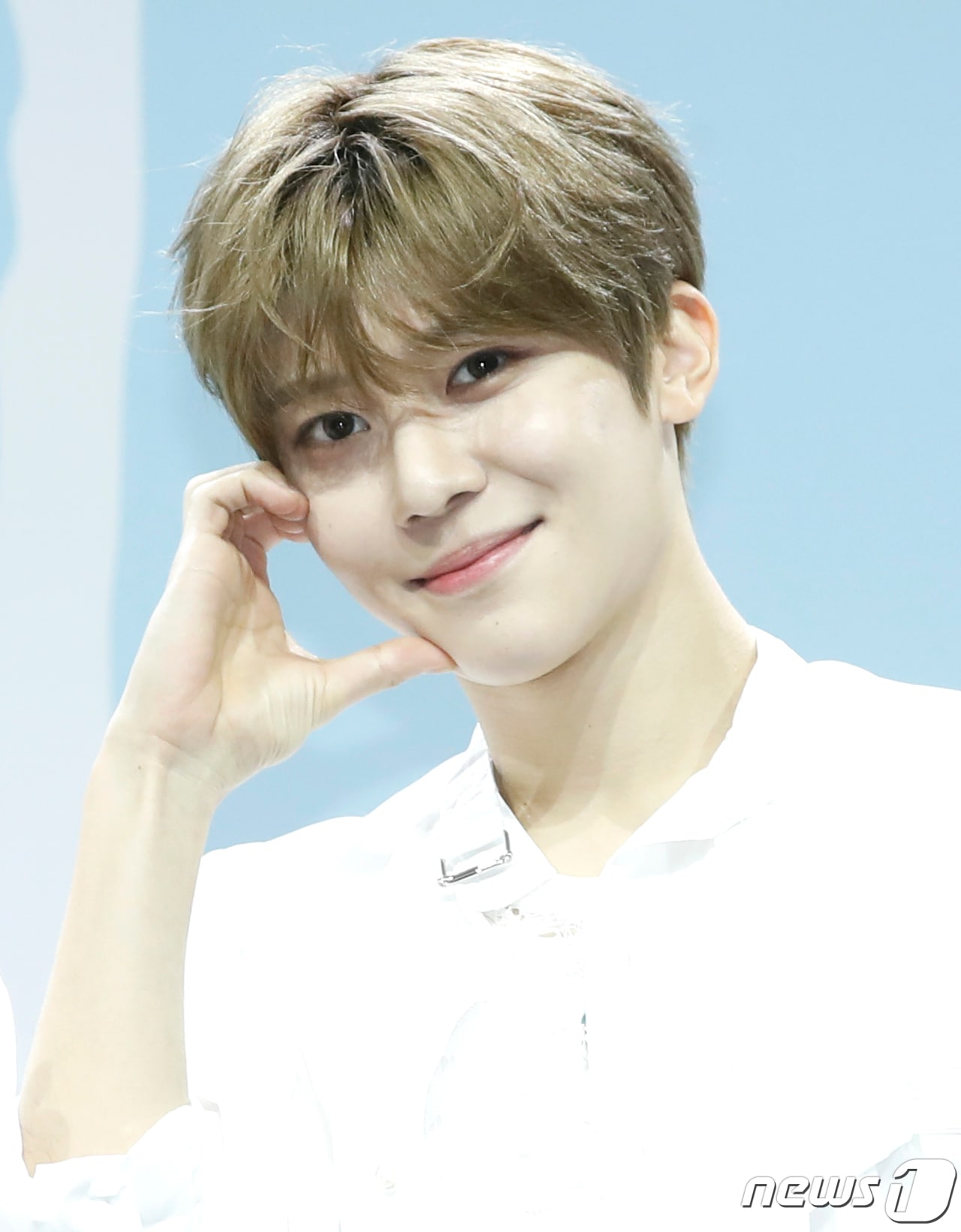 그룹 엔시티 위시(NCT WISH) 시온이 4일 오후 서울 용산구 블루스퀘어에서 가진 데뷔 쇼케이스에서 포즈를 취하고 있다. 2024.3.4/뉴스1 ⓒ News1 권현진 기자