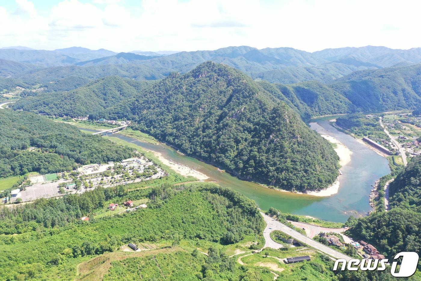 홍천 팔봉산.&#40;홍천군 제공&#41;/뉴스1