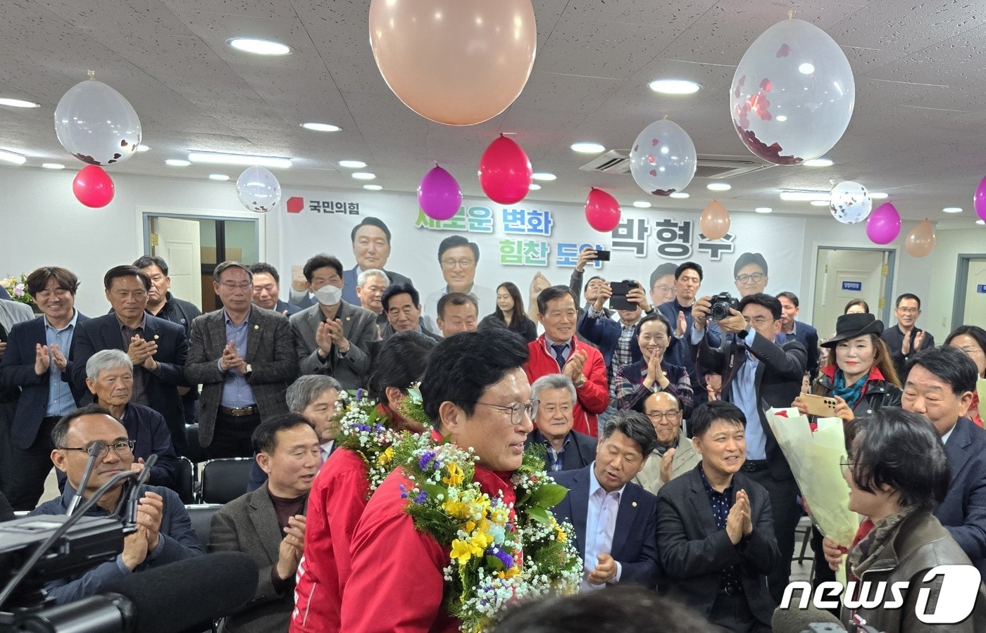 경북 의성·청송·영덕·울진 선거 국민의힘 박형수 후보 당선&#40;박형수 선거사무실 제공&#41;2024.4.11/뉴스1