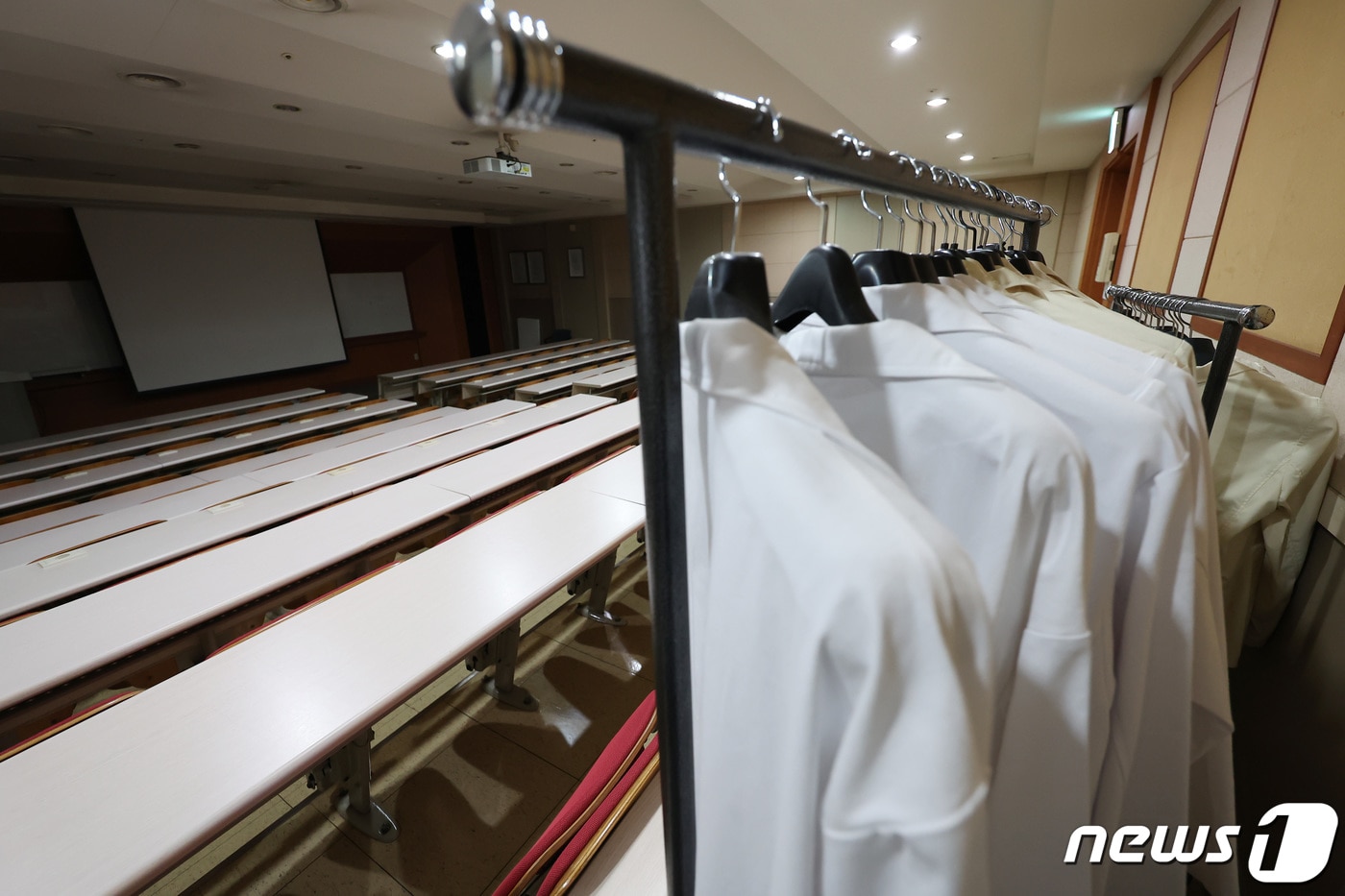 서울 시내의 한 의과대학 강의실이 15일 고요한 모습을 보이고 있다. /뉴스1 ⓒ News1 김민지 기자