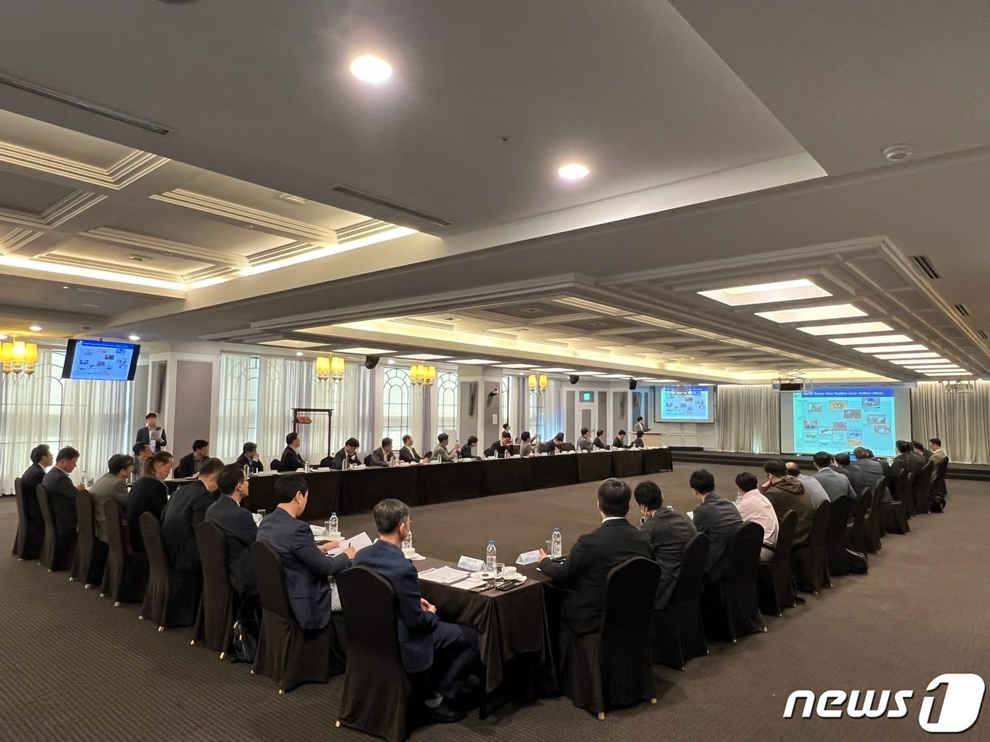 디스플레이協, 'OLED 시장 주도 목표' 혁신공정사업 성과·추진방향 논의 - 뉴스 썸네일 이미지