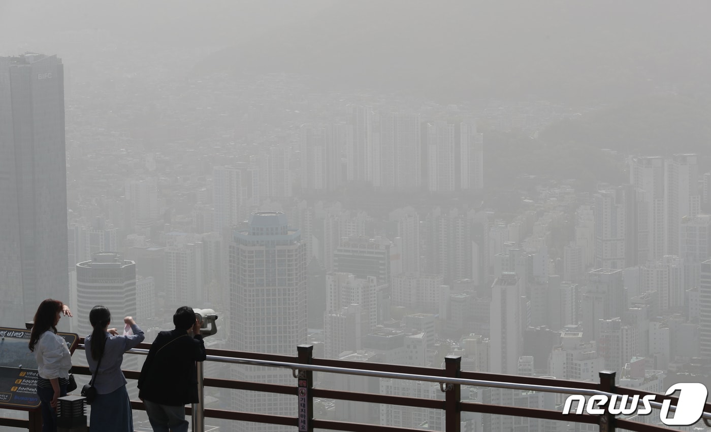 22일 충북 충주시는 미세먼지 계절관리 기간에 운행차 배출가스와 공회전을 단속한다고 밝혔다.&#40;자료사진&#41;/뉴스1 ⓒ News1 윤일지 기자