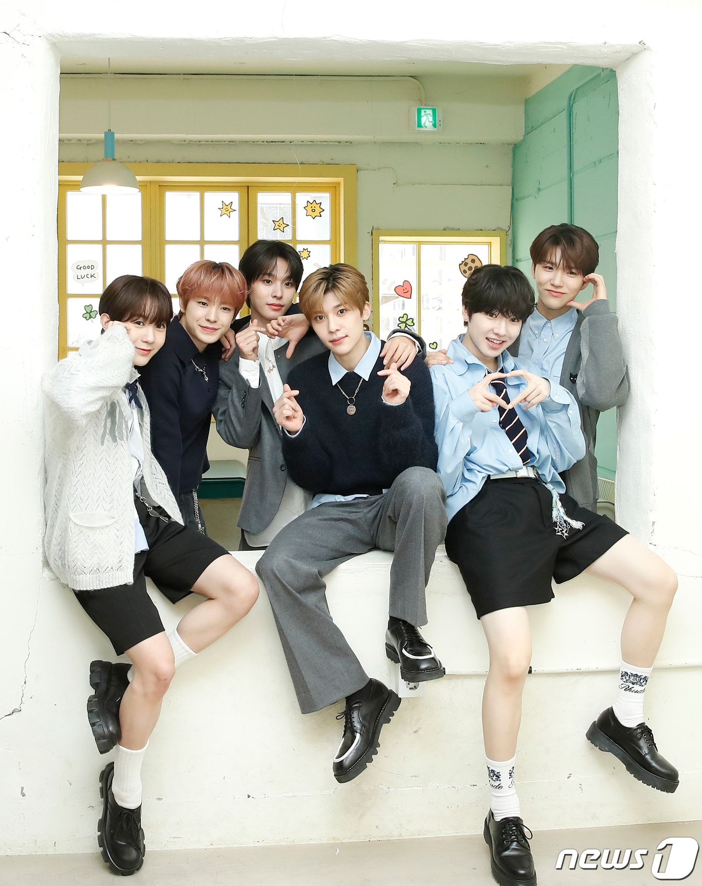 NCT 위시가 3일 서울 성동구 한 카페에서 열린 라운드 인터뷰에 앞서 포즈를 취하고 있다. 2024.4.3/뉴스1 ⓒ News1 권현진 기자