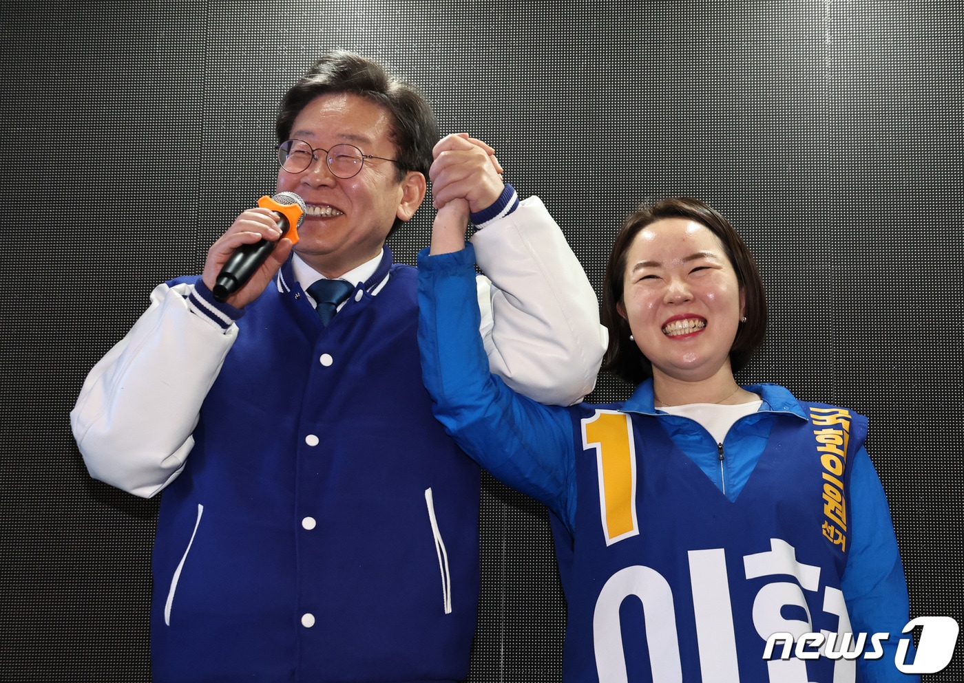 2024년 4월 이재명 당시 더불어민주당 대표 겸 상임선대위원장이 이현 부산진구을 후보에 대한 지지를 호소하고 있다. 2024.4.3/뉴스1 ⓒ News1 구윤성 기자