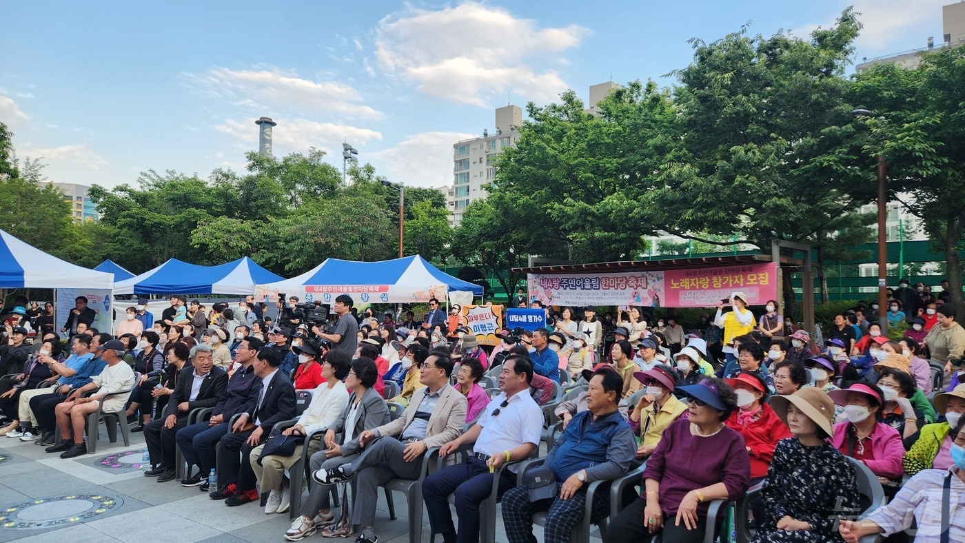 지난해 열린 대구 서구 내당4동 분수 축제 모습 &#40;대구 서구 제공&#41;