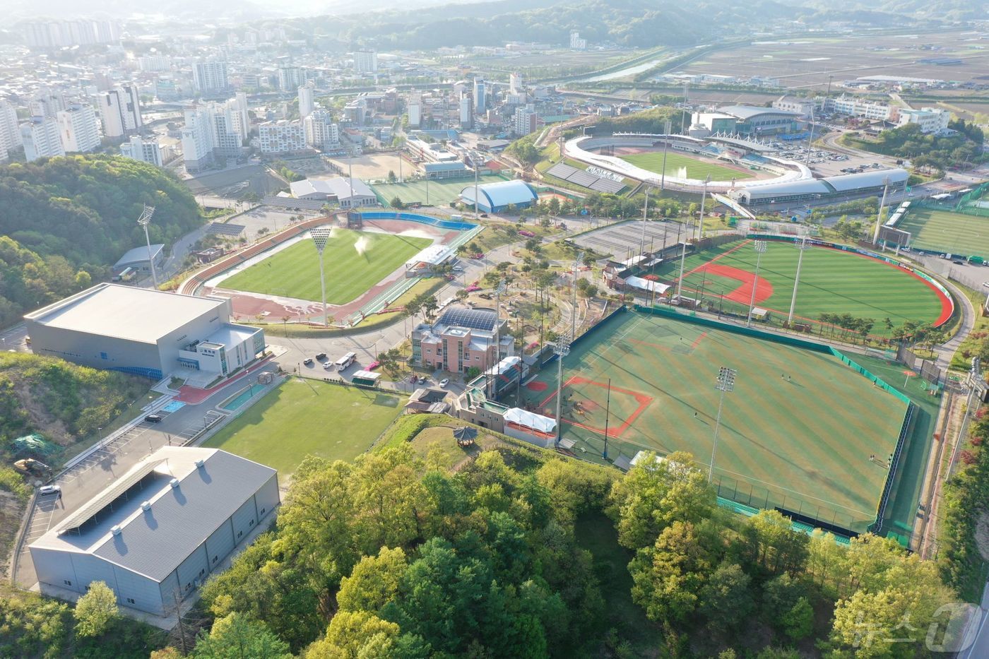 "스포츠+농·축산업 키운다"...보은군, 연고산업육성에 23억 투입 - 뉴스 썸네일 이미지