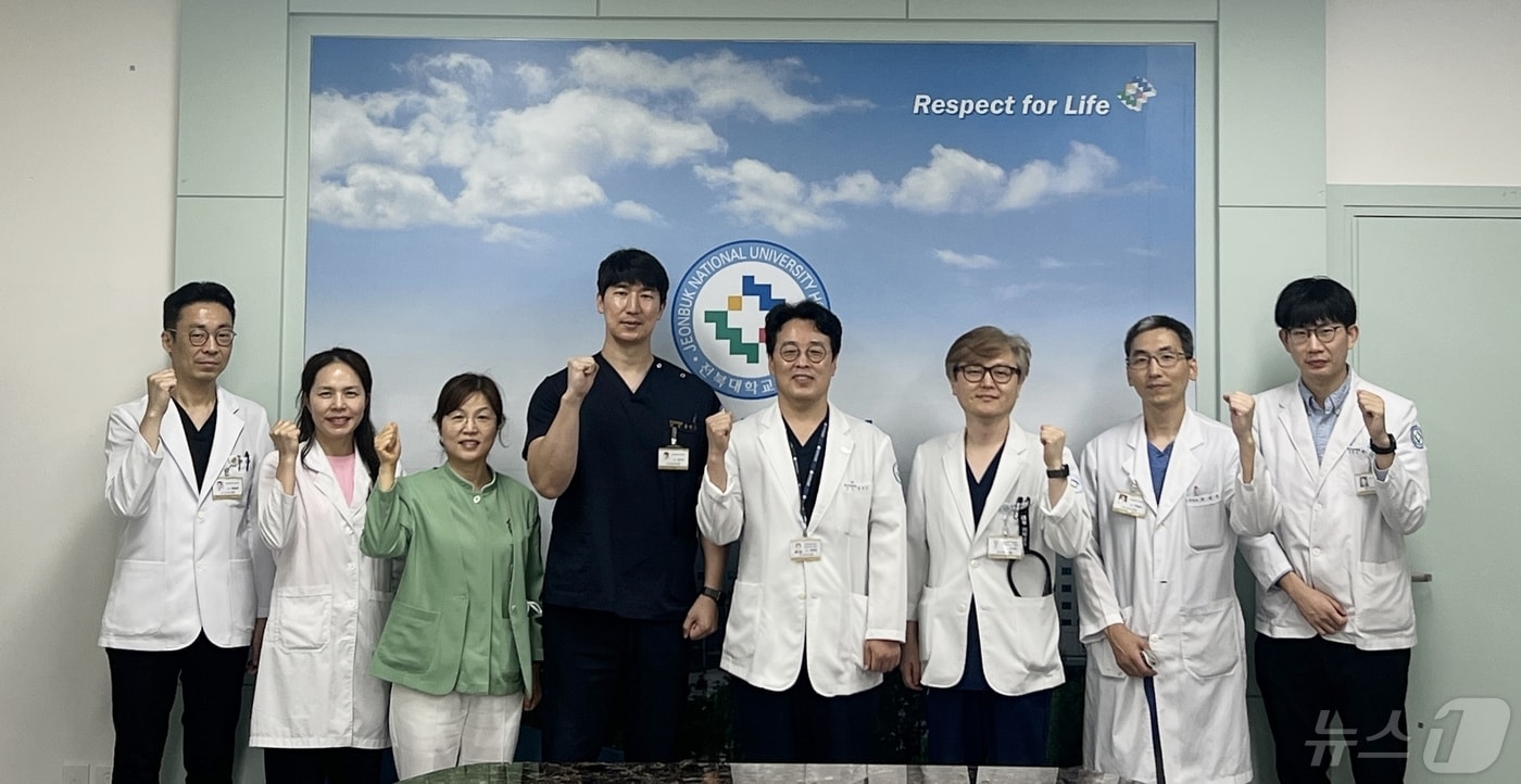 전북대병원은 '아동보호위원회'가 보건복지부 장관 표창을 받았다고 9일 밝혔다.(전북대병원 제공)2024.5.9/뉴스1