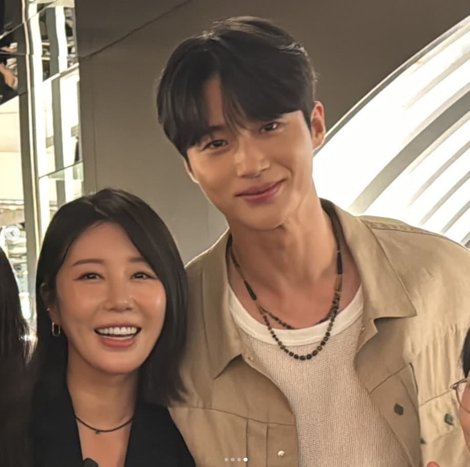 나비 인스타그램