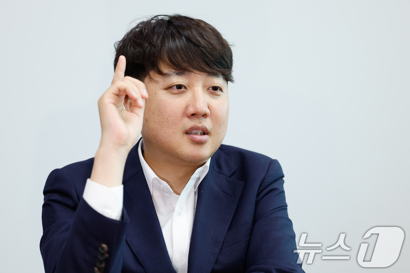 이준석 개혁신당 의원이 13일 서울 여의도 국회의원회관에서 뉴스1과 인터뷰를 하고 있다. 2024.6.13/뉴스1 ⓒ News1 안은나 기자