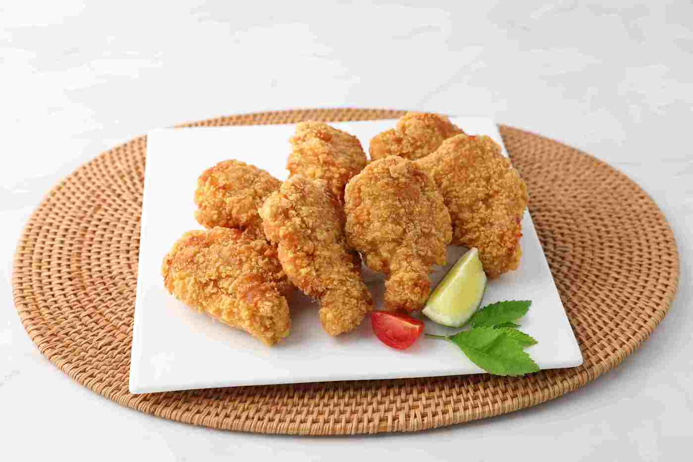 "닭다리만한 윙이 온다"...사세, GS25서 '쏜살윙스틱' 출시 - 뉴스 썸네일 이미지