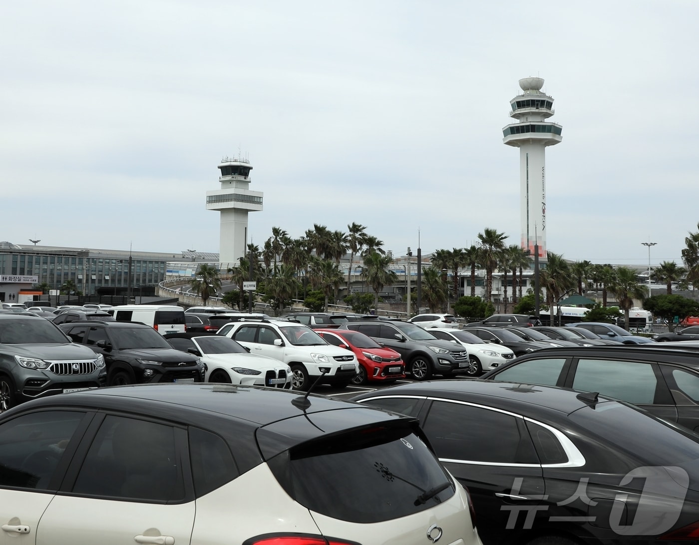 제주국제공항 P2장기주차장에 차량들이 주차되어 있는 모습.2024.6.2/뉴스1 ⓒ News1 홍수영 기자