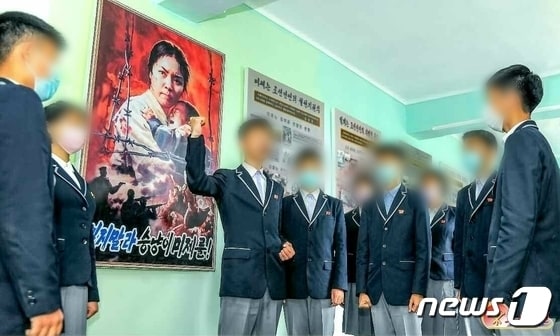 (평양 노동신문=뉴스1) = 평양 중구역 련광고급중학교 학생들. [국내에서만 사용가능. 재배포 금지. DB 금지. For Use Only in the Republic of Korea. Redistribution Prohibited] rodongphoto@news1.kr (사진은 기사 내용과 무관함) / 뉴스1 ⓒ News1