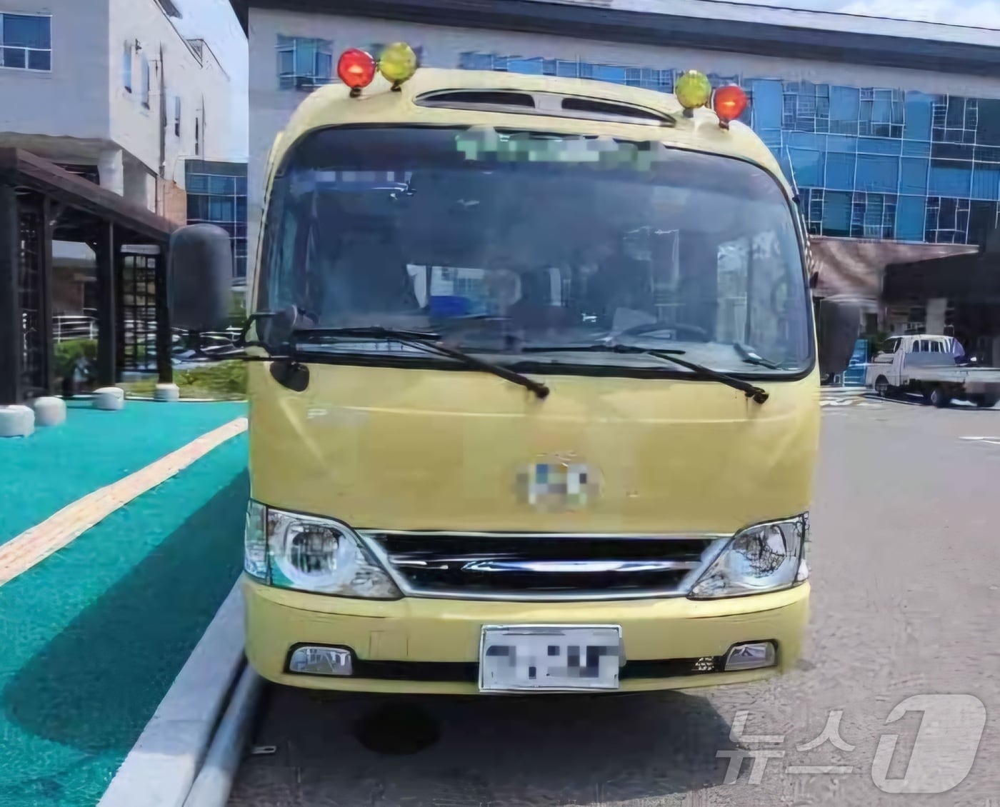 사고 난 어린이집 버스.(독자 제공)