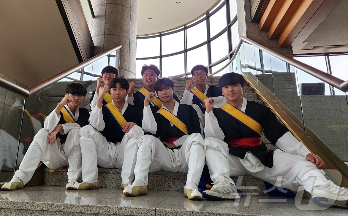 24회 충북 청소년 한마음 예술제와 31회 청주 박팔괘 전국학생국악대제전에서 모두 1위를 차지한 청주공고 사물놀이 동아리 &#39;청운&#39;.&#40;충북교육청 제공&#41;/뉴스1