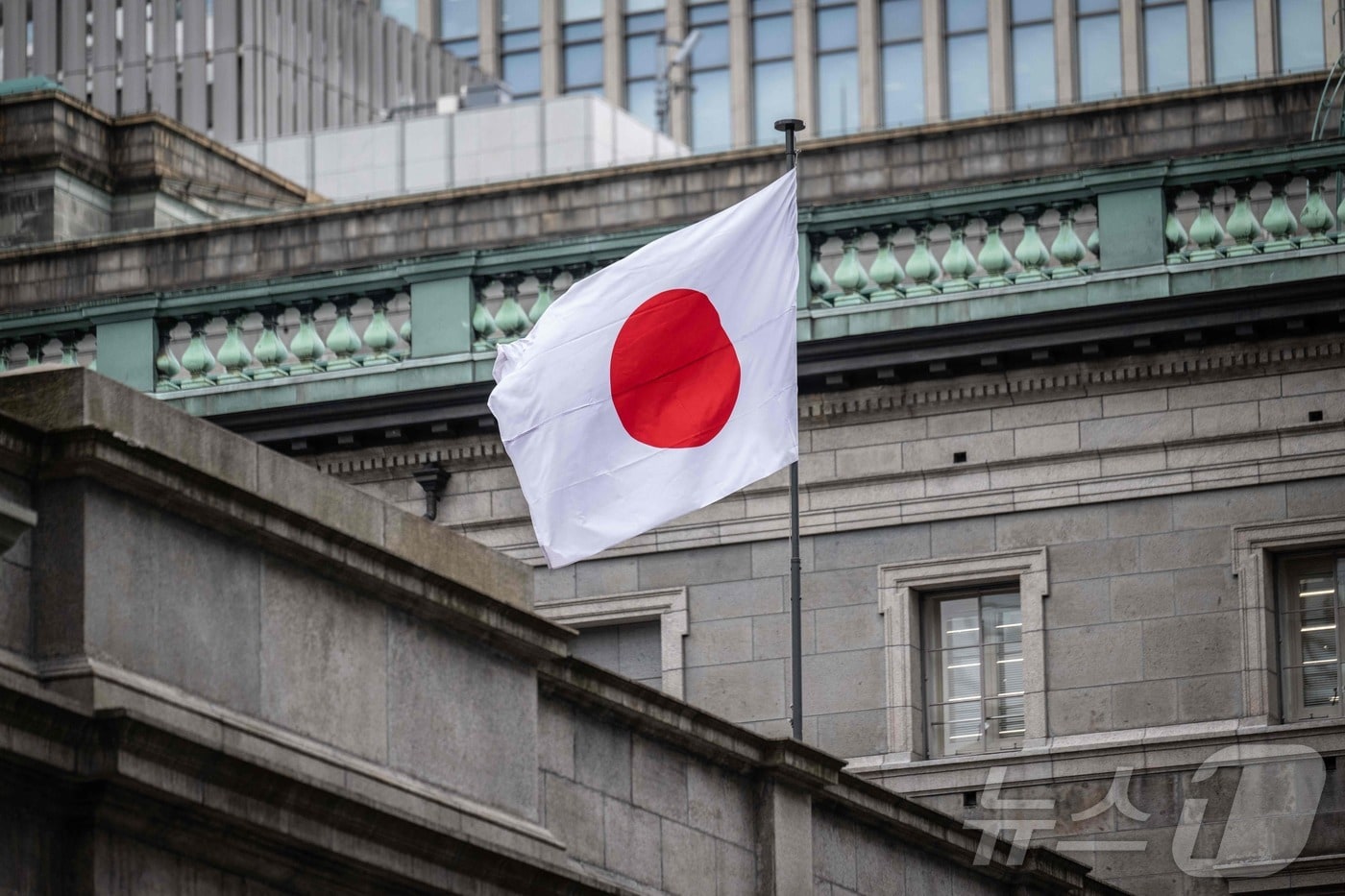 BOJ 금리인상 공포, 비트 8.6만달러 붕괴-관련주 일제 폭락(종합) - 뉴스1