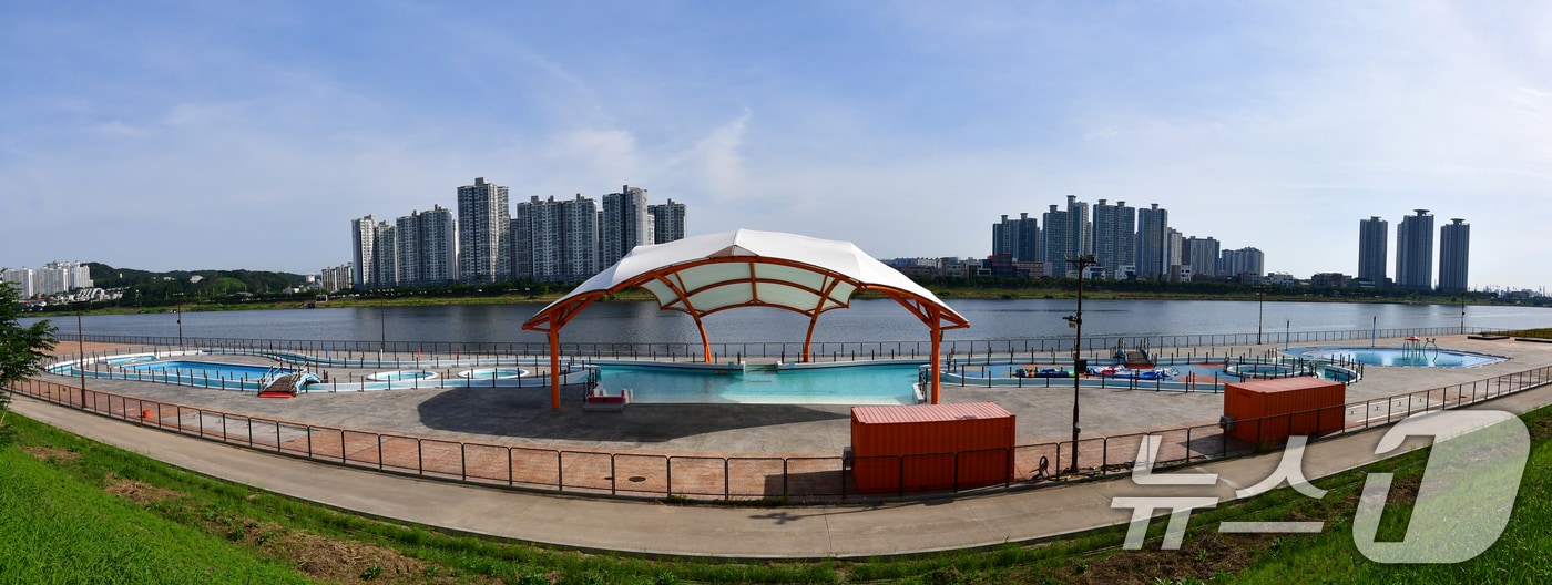 경북 포항시 남구 연일읍 형산강 야외물놀이장(뉴스1 자료) ⓒ News1 최창호 기자