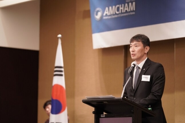 이복현 금융감독원장이 3일 그랜드하얏트호텔 서울에서 열린 주한미국상공회의소(AMCHAM) 초청 오찬간담회에서 참석해 발언하고 있다. /사진제공=금융감독원