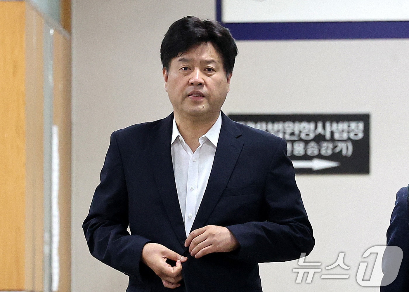 김용 전 민주연구원 부원장이 1일 오전 서울 서초구 서울고등법원에서 열린 '불법 대선자금 수수 혐의'에 대한 2심 속행공판에 출석하고 있다. 2024.7.1/뉴스1 ⓒ News1 박지혜 기자