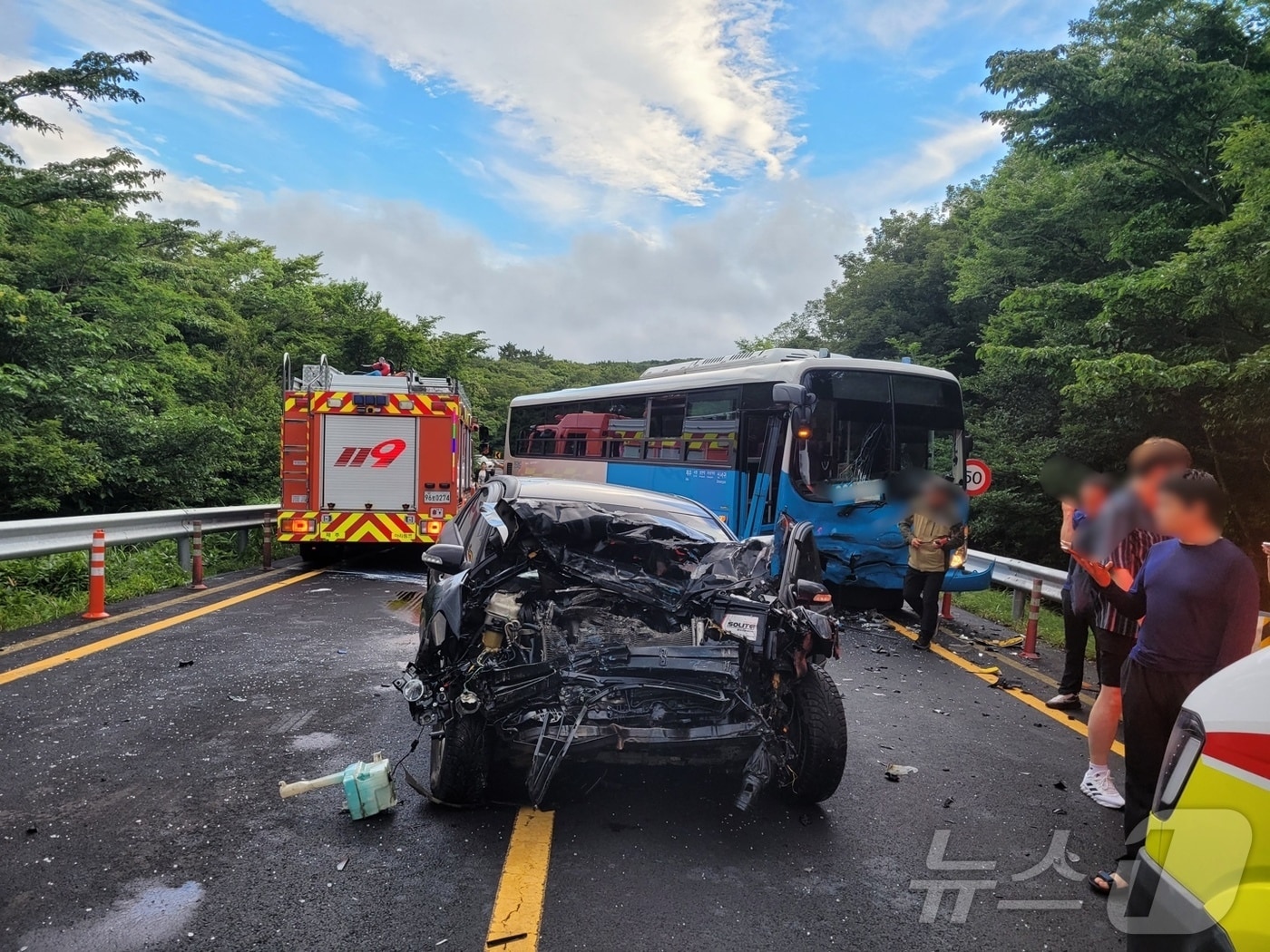 소나타 차량이 버스와 충돌했다. 2024.7.11/뉴스1 ⓒ News1 홍수영 기자