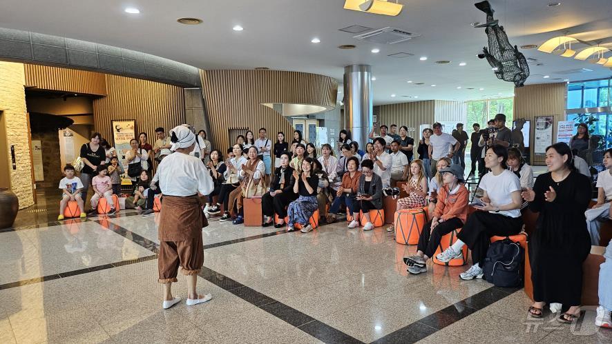 제주해녀박물관 공연 모습(제주도 제공)/뉴스1 