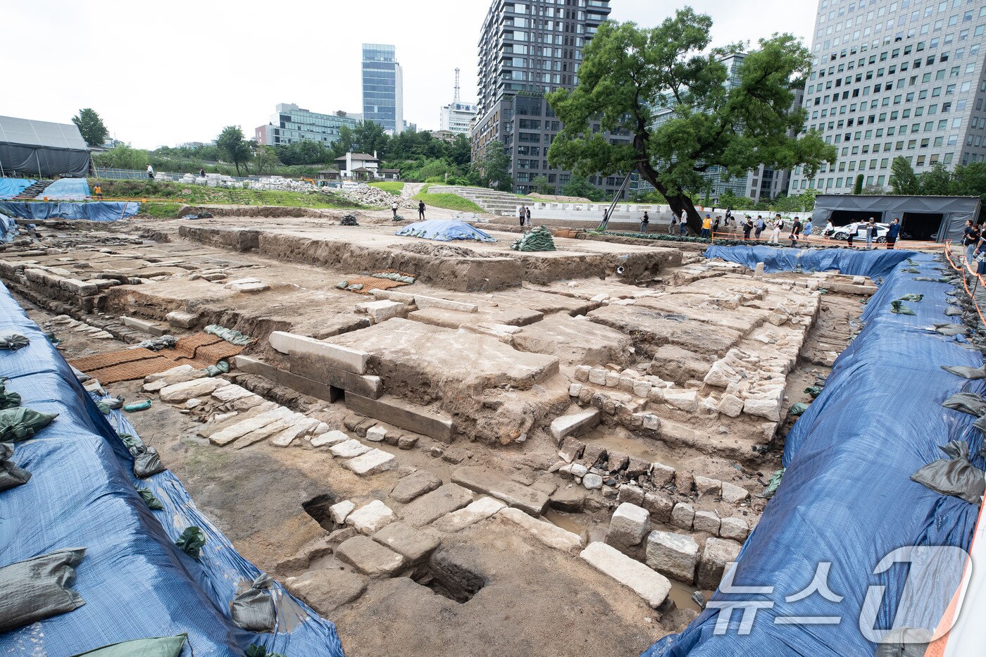 서울 중구 정동 일대 덕수궁 흥덕전 주변지역 발굴조사 현장. 2024.7.3/뉴스1 ⓒ News1 유승관 기자