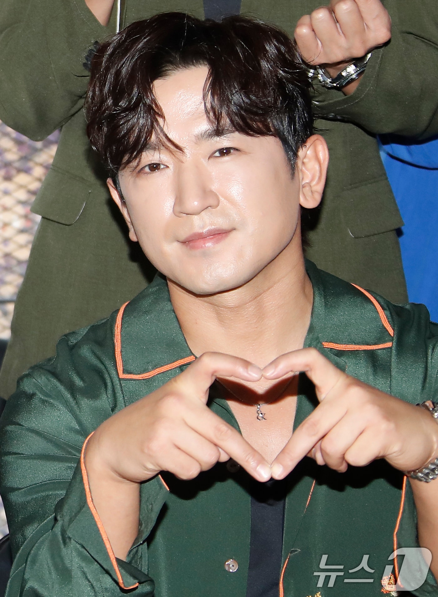 이민우 득녀, 신화 멤버 근황, 이아미 출산, 제대혈 보관, 연예인 출산 소식, 신화 창조, 이민우 가족, 아이돌 결혼, 1세대 아이돌 뉴스, 스타 인스타그램 소식