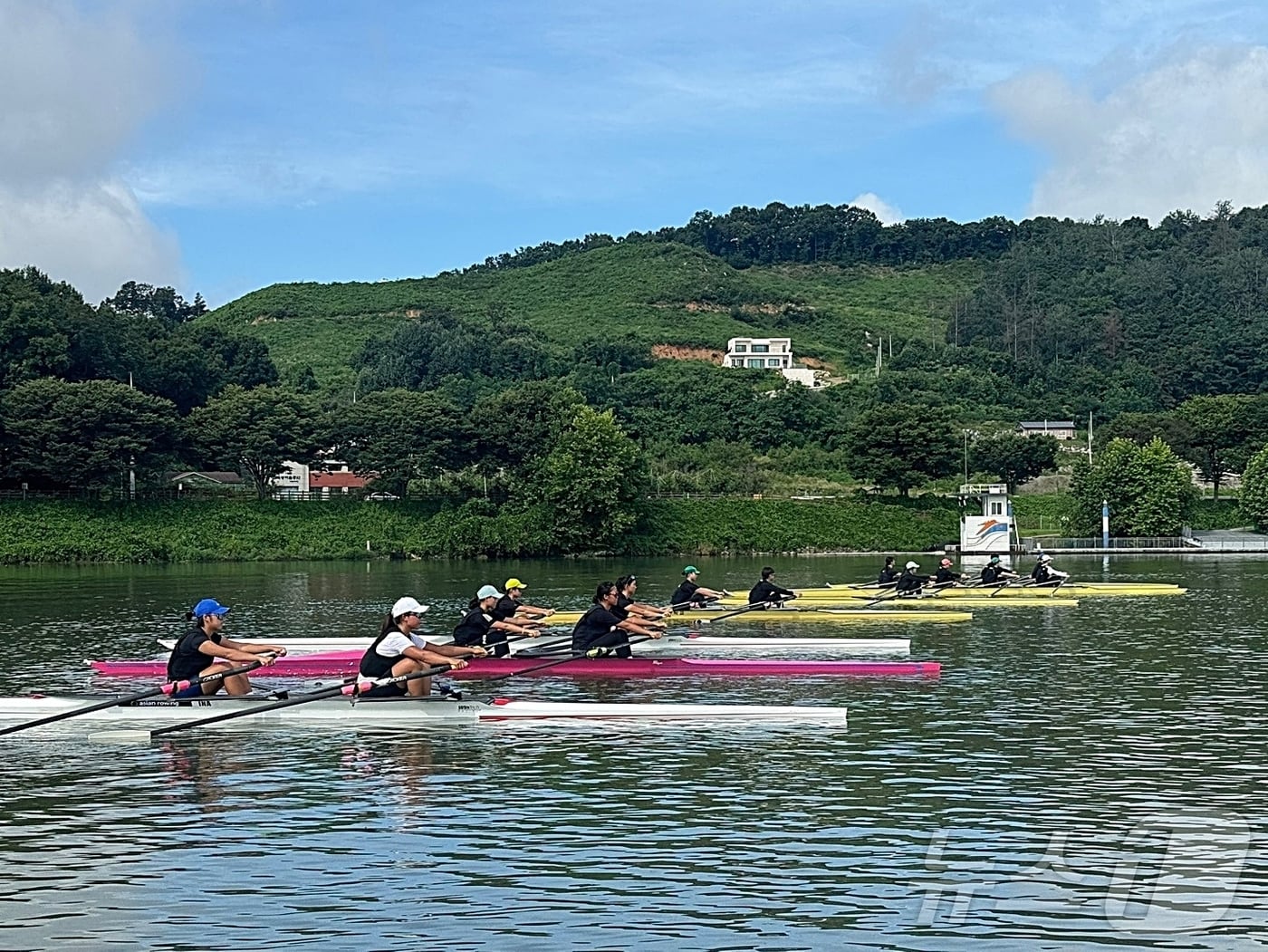  30일 충북 충주시는 올여름 12개 팀, 134명의 선수가 탄금호국제조정경기장에서 전지훈련을 한다고 밝혔다. 사진은 훈련 모습.&#40;충주시 제공&#41;2024.7.30/뉴스1