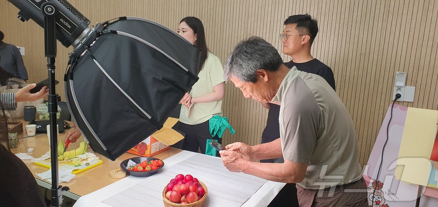 밀양딸기 6차 산업대학 과정 교육 장면.&#40;밀양시 제공&#41;