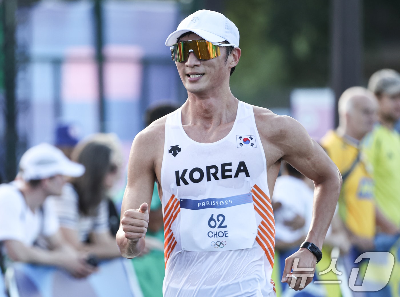 대한민국 육상대표팀 최병광 선수가 1일 오후(한국시간) 프랑스 파리 에펠탑 앞 트로카데로에서 진행된 2024 파리올림픽 남자 경보 20km 결승에서 힘차게 달리고 있다. 2024.8.1/뉴스1 ⓒ News1 박정호 기자