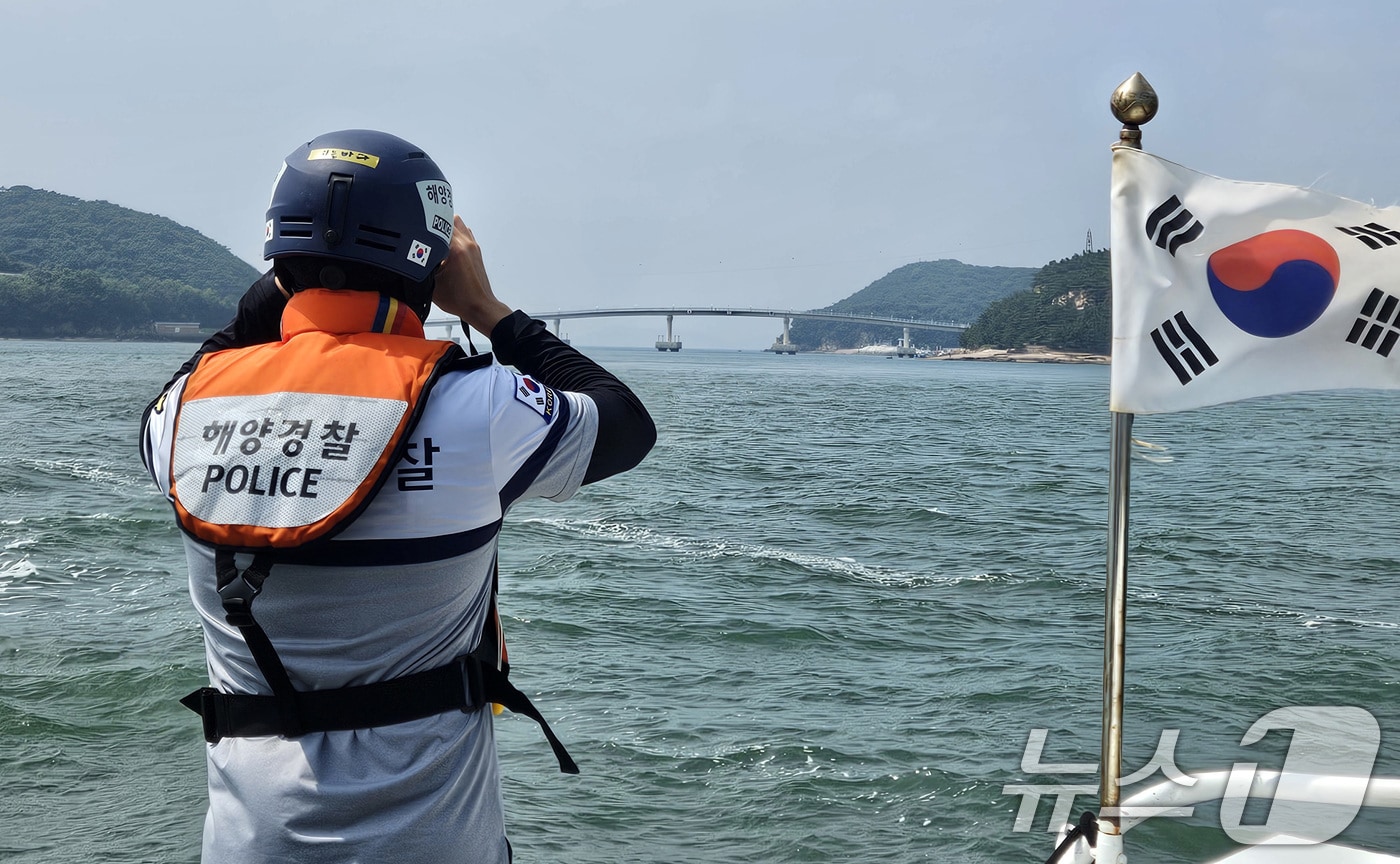 수색 중인 해양경찰(사진은 기사 내용과 무관함) / 뉴스1 ⓒ News1