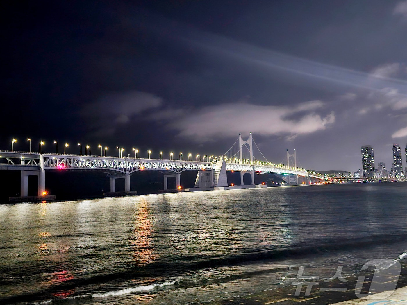 광안대교 소등 전경.&#40;부산시설공단 제공&#41; 