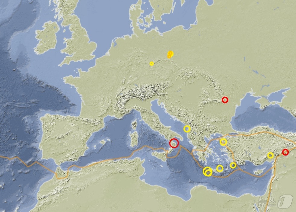 이탈리아 남부 코젠차에서 1일(현지시간) 오후 9시43분께(한국시간 2일 오전 4시43분) 규모 5.3의 지진이 발생했다고 독일지구과학연구소(GFZ)가 밝혔다.(GFZ)