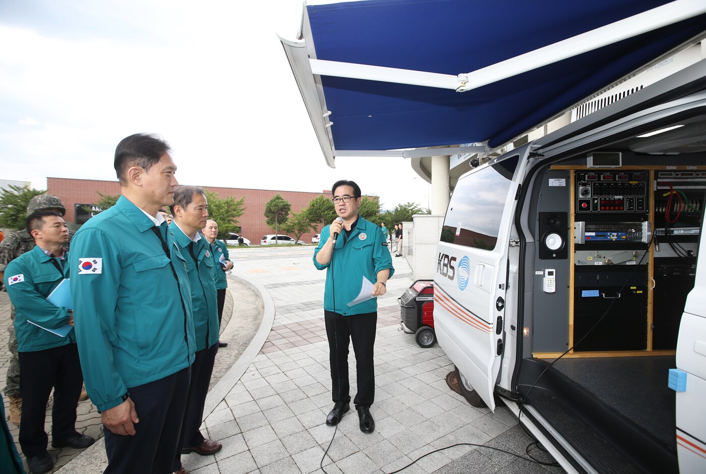 방송통신위원회는 20일 춘천시 박사로 소재 강원시청자미디어센터에서 2024년 을지연습 실제훈련으로 비상방송 제작·송출 훈련을 실시했다고 밝혔다.(방통위 제공)