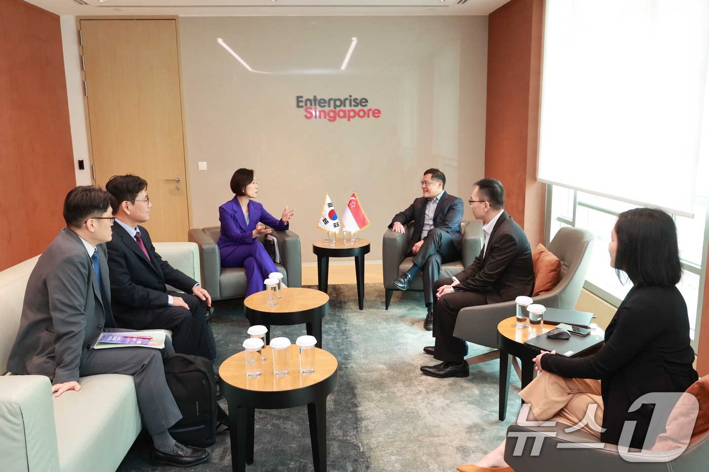 국가대표 스타트업, 싱가폴서 하루 만에 53억 투자 따냈다 - 뉴스 썸네일 이미지
