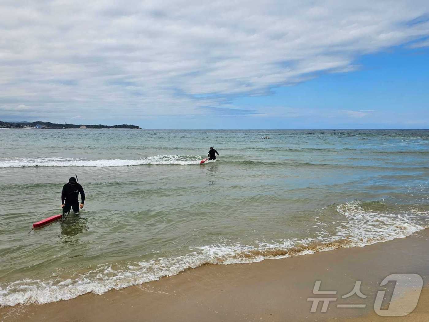 강원 고성 죽왕면 오호리 송지호해수욕장 사고 현장.(강원도소방본부 제공)