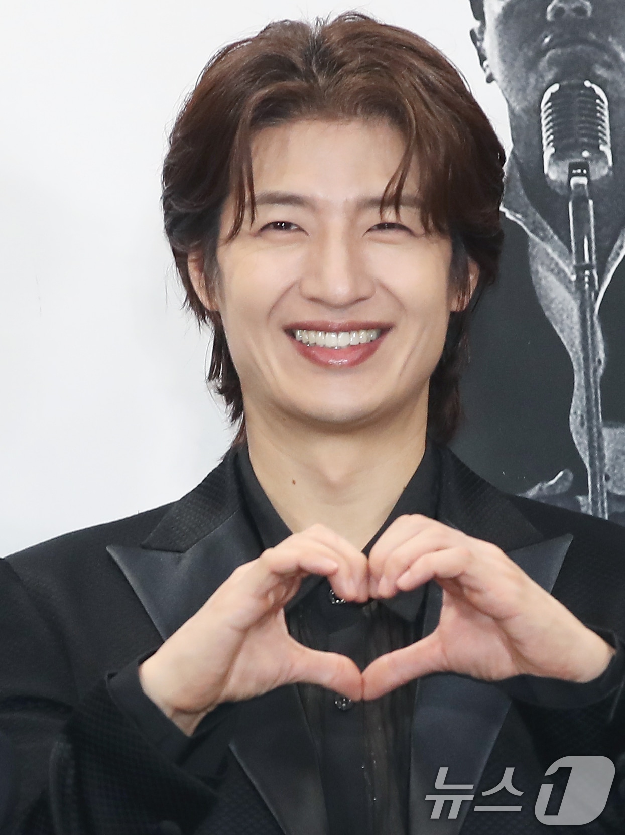 손호영, 솔로 데뷔 20주년 기념 신곡 ‘고 어라운드’ 10월 14일 발매