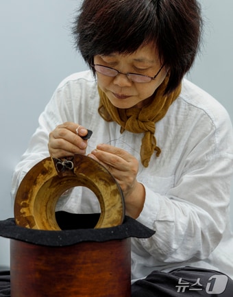 망건장 보유자 전영인 씨. 국가유산청 제공.