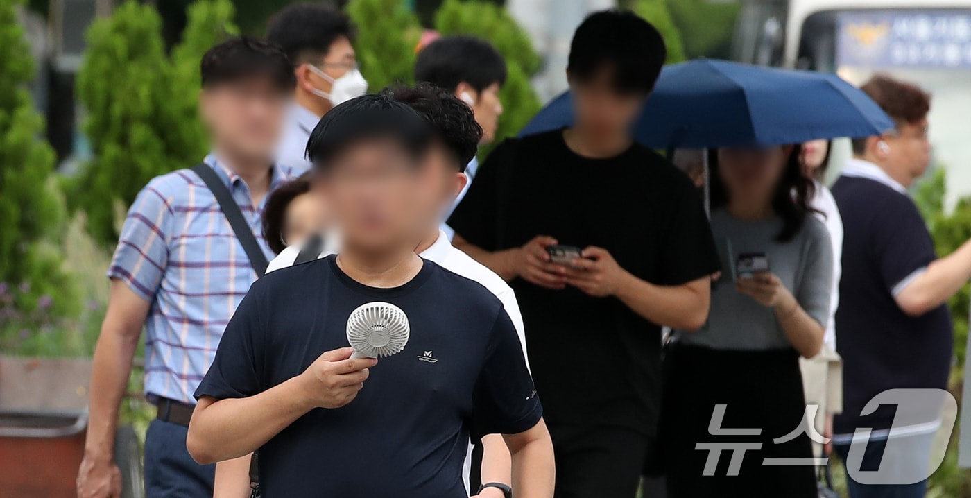 인근에서 시민들이 발걸음을 옮기고 있다.(사진은 기사 내용과 무관함) / 뉴스1 ⓒ News1