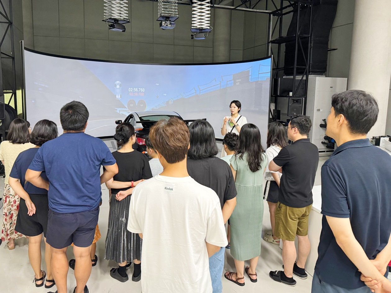 대전 시민들이 한국타이어 한국테크노돔에 방문한 모습(한국타이어 제공).