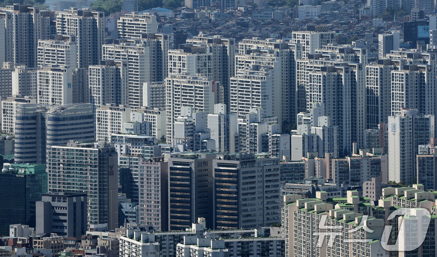 "이사철에 입주 물량 쏟아진다"...가구업계, 가을 인테리어 수요 경쟁 - 뉴스 썸네일 이미지