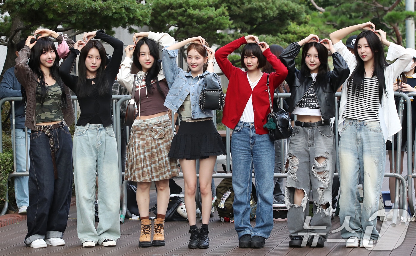 그룹 미미로즈 연재(왼쪽부터)와 지아, 예린, 효리, 안나, 윤주, 예원 ⓒ 뉴스1