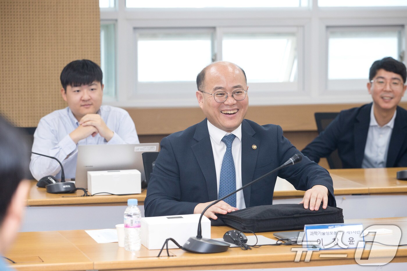 이창윤 과학기술정보통신부 제1차관이 3일 오전 서울 동작구 중앙대학교에서 열린 &#39;이공계 대학원생 연구생활장려금 현장간담회&#39;에서 인사말을 하고 있다. &#40;과학기술정보통신부 제공&#41; 2024.9.3/뉴스1