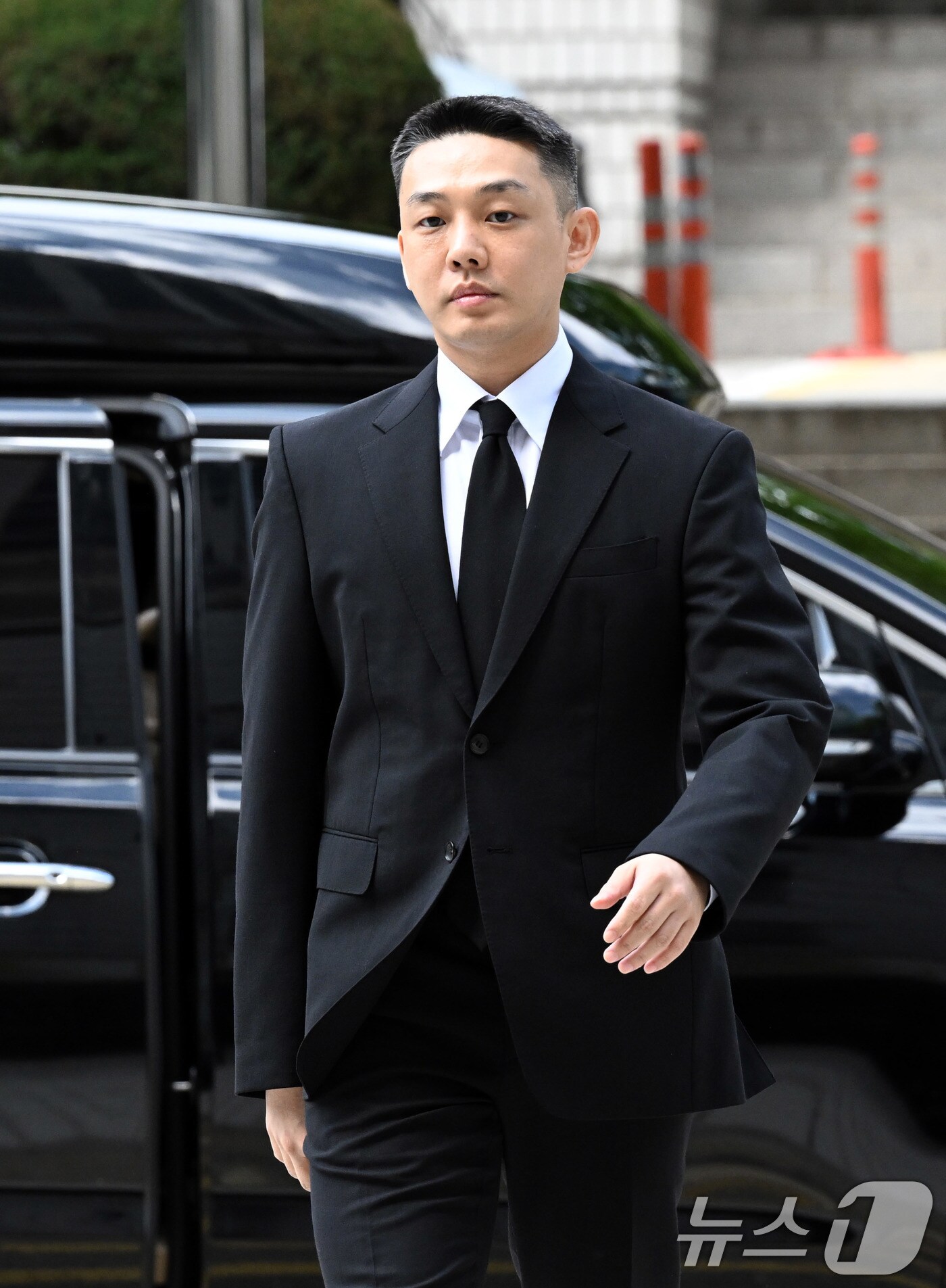 프로포폴 상습 투약 혐의로 기소된 배우 유아인(본명 엄홍식)이 3일 서울 서초구 서울중앙지방법원에서 열린 1심 선고 공판에 출석하고 있다. 이날 서울중앙지법 형사합의25부는 유 씨에게 징역 1년을 선고했다. (공동취재) 2024.9.3/뉴스1 ⓒ News1 임세영 기자