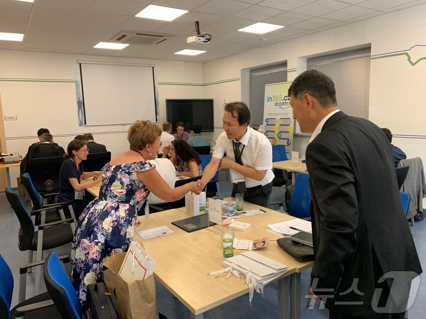 김해 의생명 기업들, 체코 기업과 수출 협약…유럽진출 교두보 - 뉴스 썸네일 이미지