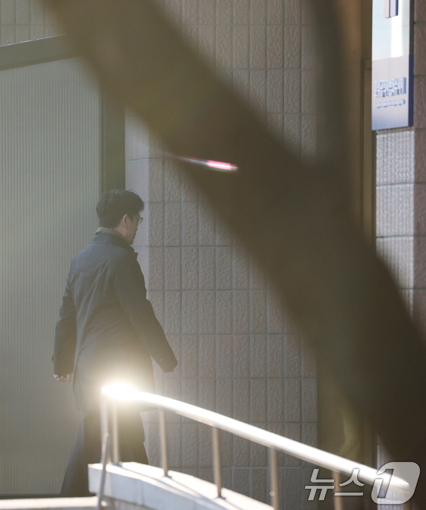 오동운 공수처장이 10일 오전 경기 과천시 정부과천청사 고위공직자범죄수사처(공수처)로 출근하고 있다. 2025.1.10/뉴스1 ⓒ News1 김영운 기자