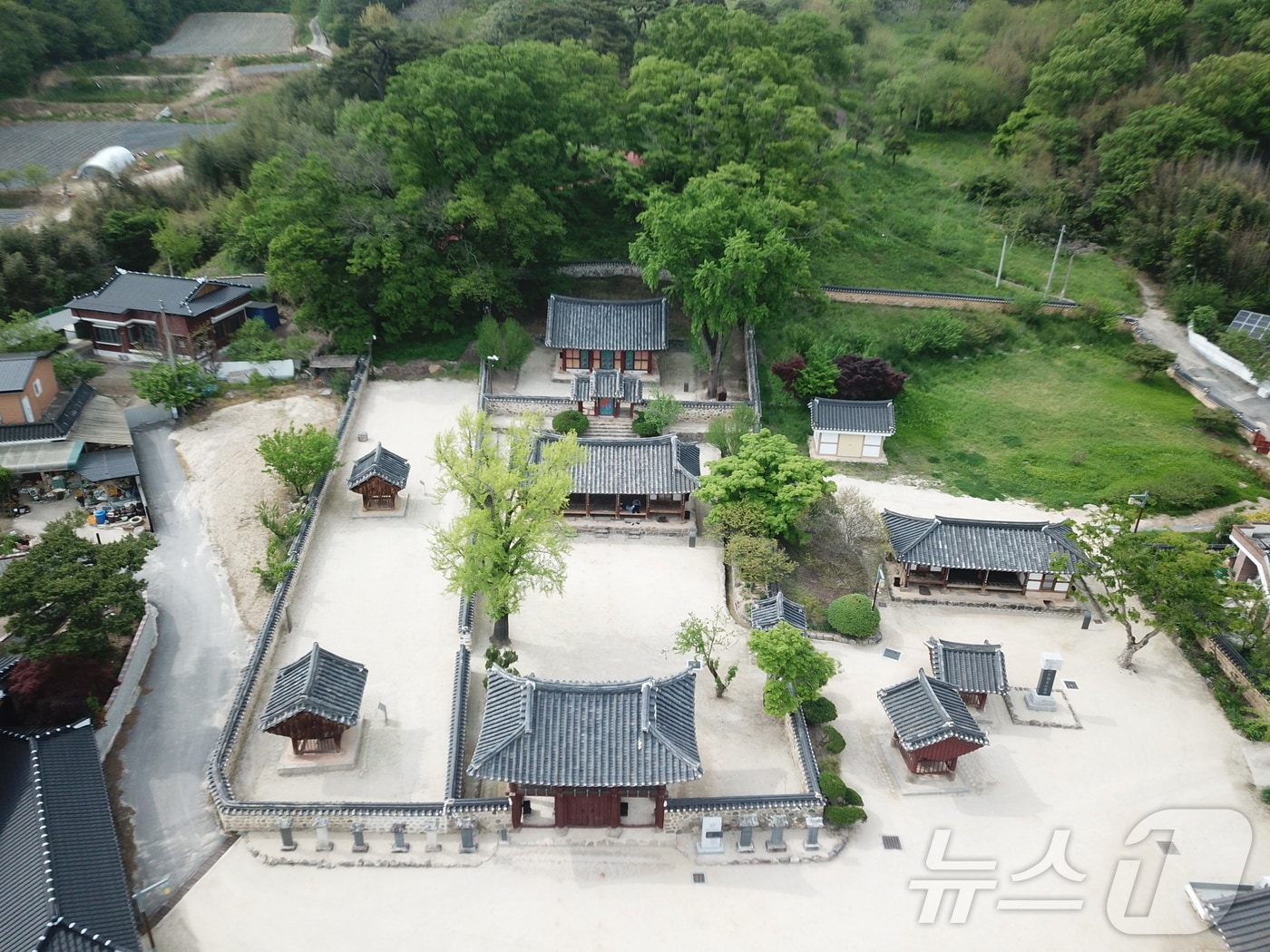  정읍시가 보수·정비가 시급한 유산 29개소를 선정하고 26억 1100만원을 투입해 보존·관리에 나선다. 세계문화유산 정읍 무성서원(뉴스1/DB)ⓒ News1 박제철 기자