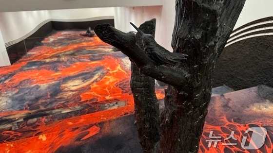 클라우디아 콤테 개인전 '재로부터의 부활' 전시전경