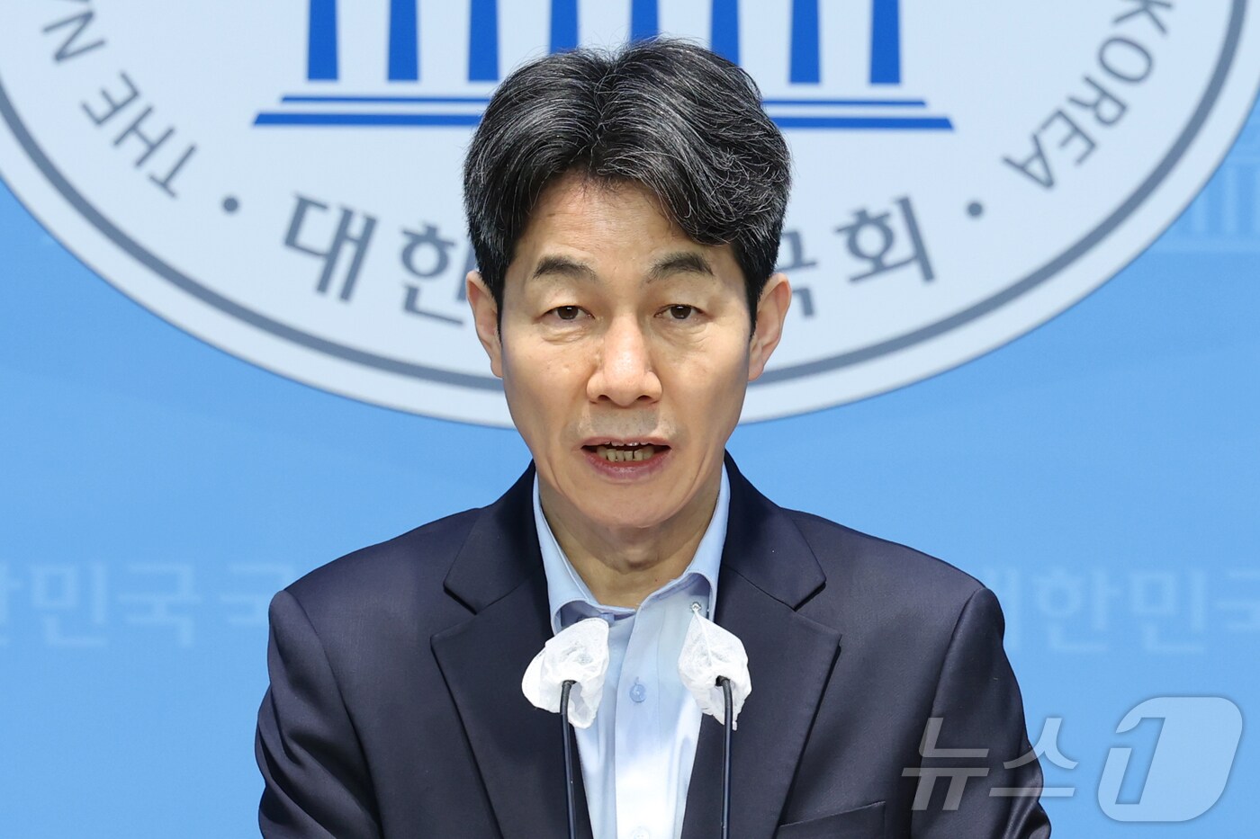 윤건영 더불어민주당 의원 2025.1.13/뉴스1 ⓒ News1 이광호 기자