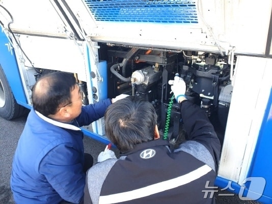 전주시가 현재 운행 중인 수소시내버스 147대에 대한 특별 안전점검을 모두 마쳤다.(전주시 제공)/뉴스1
