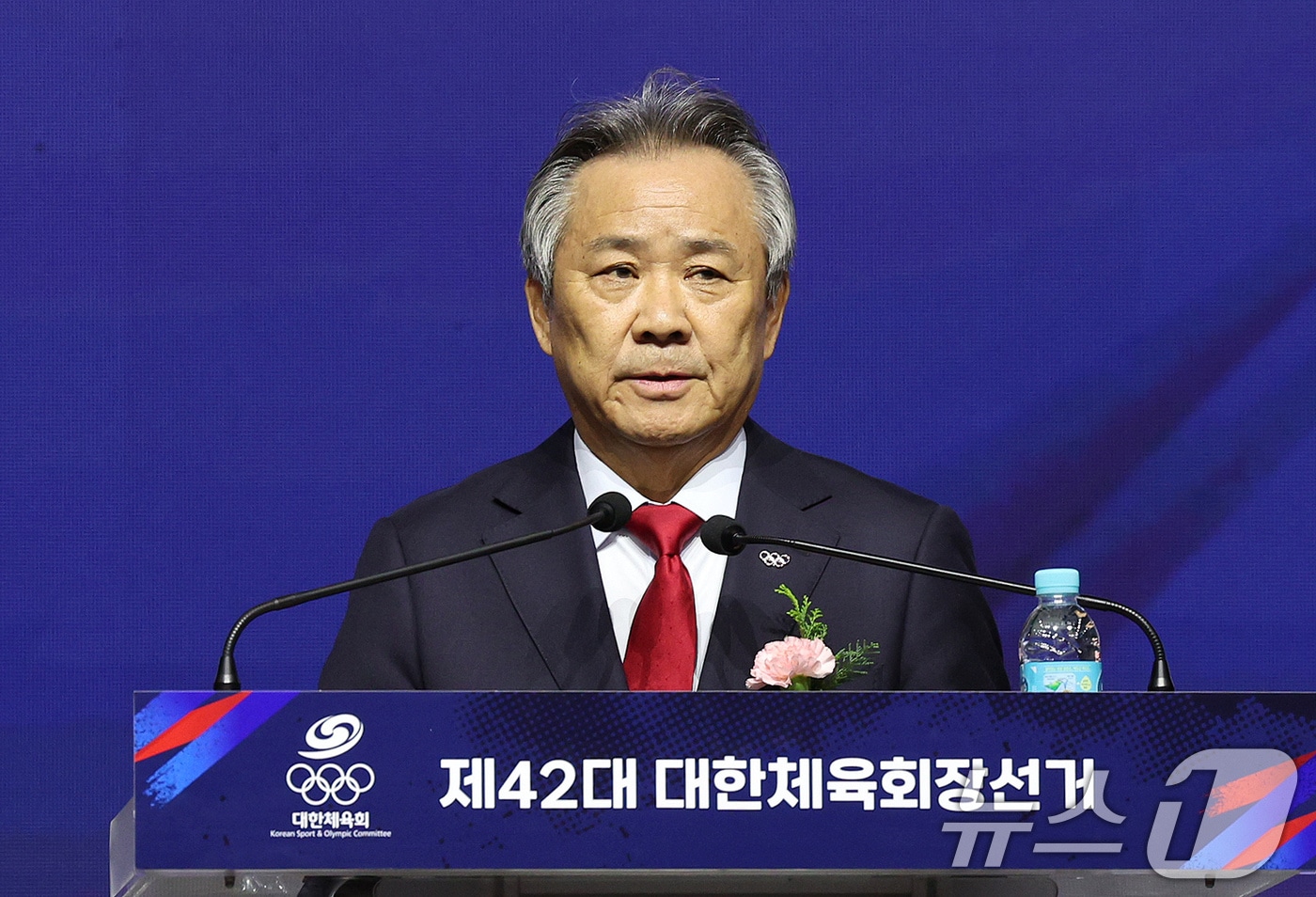 14일 오후 서울 송파구 올림픽공원 올림픽홀에서 열린 제42대 대한체육회장선거에 앞서 이기흥 후보가 정견발표를 하고 있다. 2025.1.14/뉴스1 ⓒ News1 장수영 기자